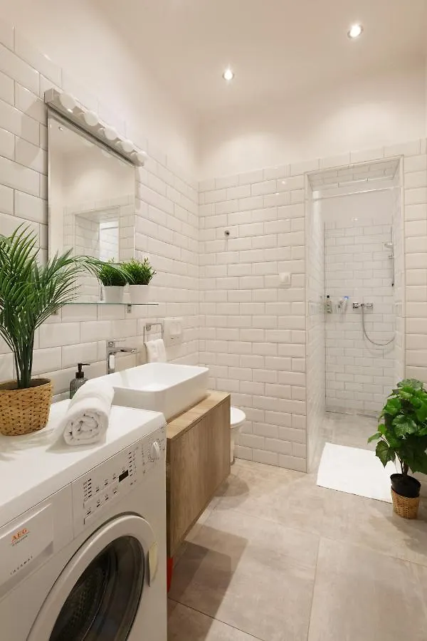 Red Dot Two - New Unit In The Heart Of Party Town Apartment Budapesta 0*,