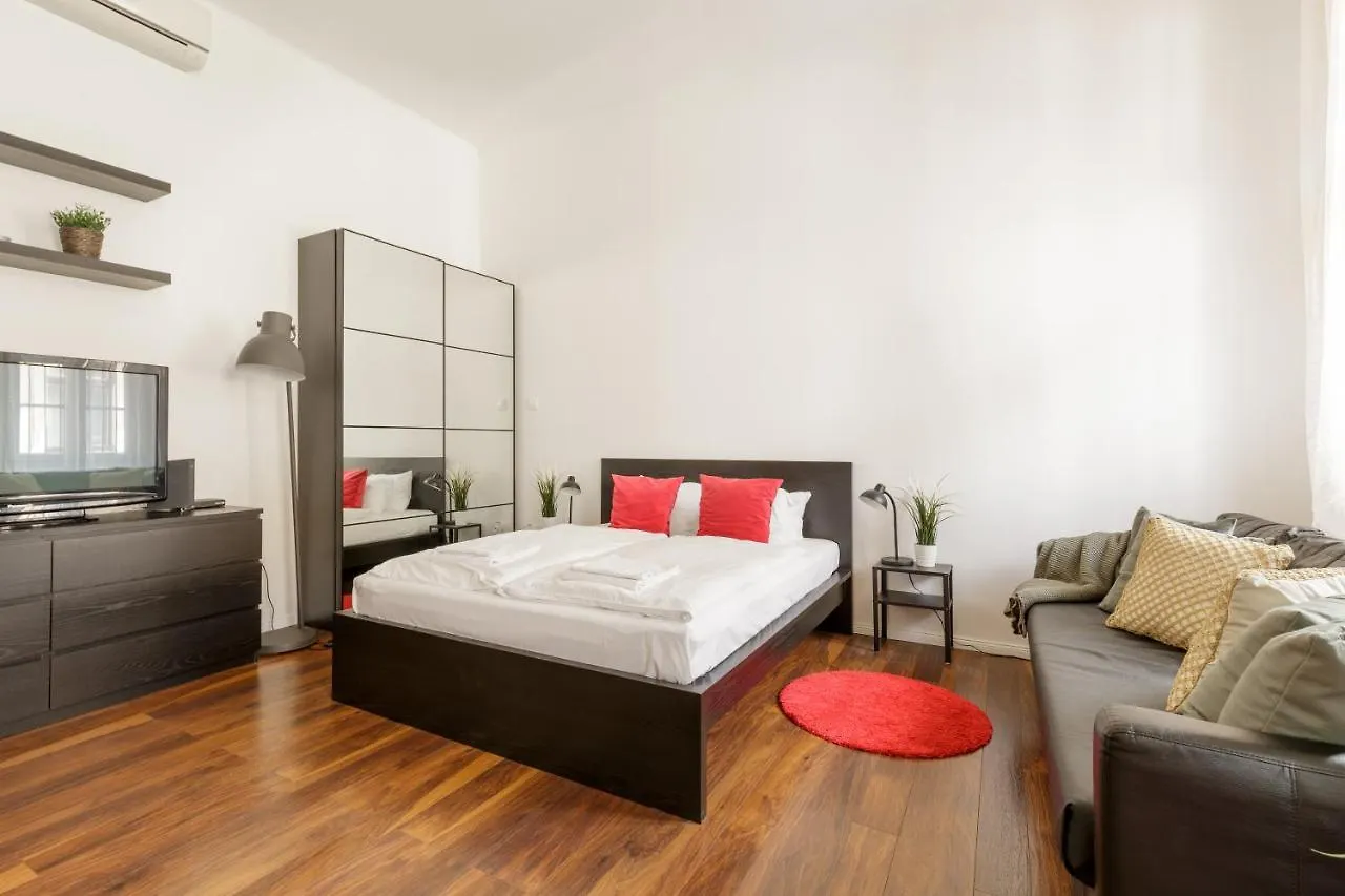 Red Dot Two - New Unit In The Heart Of Party Town Apartment Budapesta 0*,