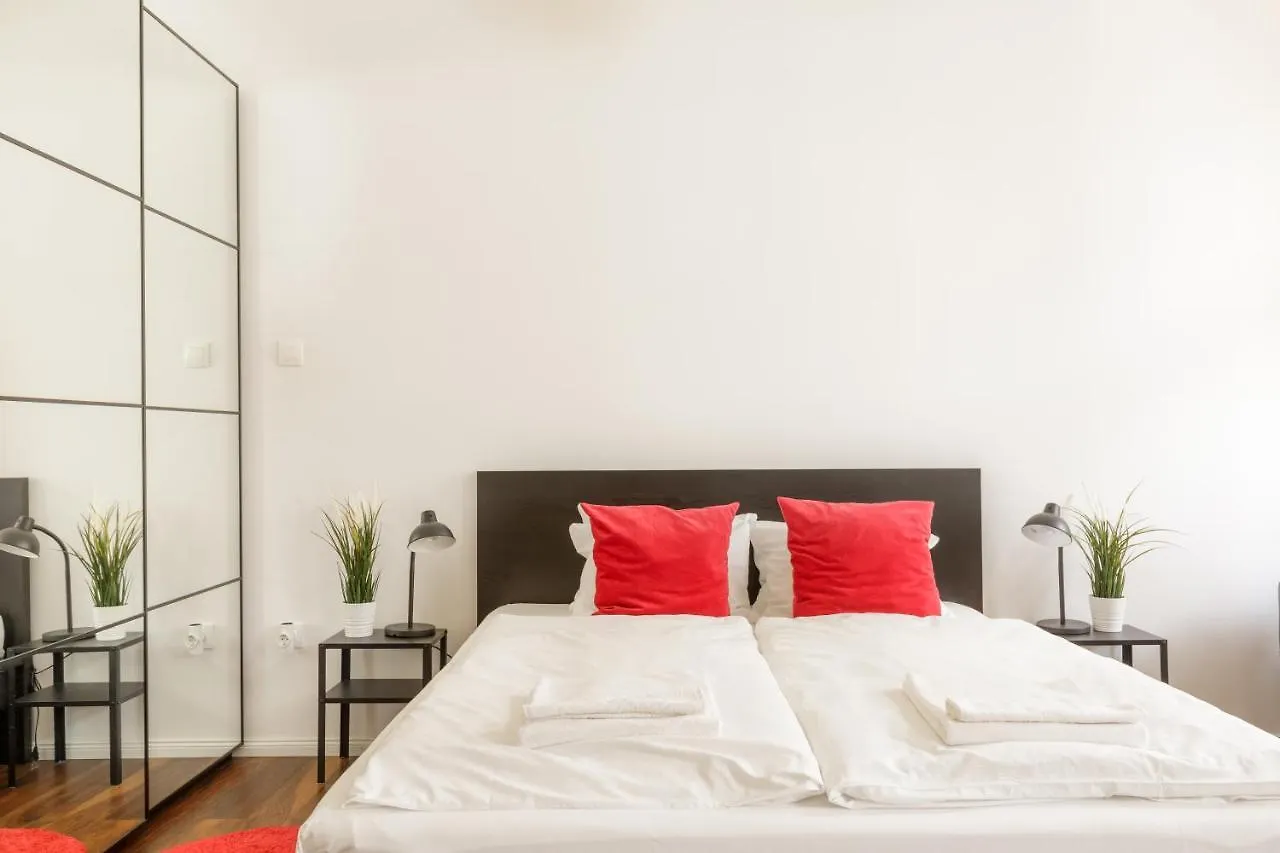 Red Dot Two - New Unit In The Heart Of Party Town Apartment Budapest Hungary