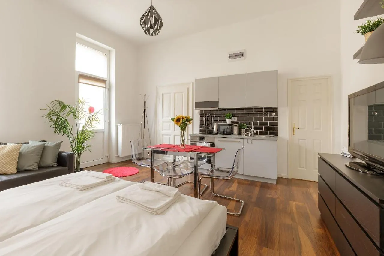 Red Dot Two - New Unit In The Heart Of Party Town Apartment Budapest Hungary